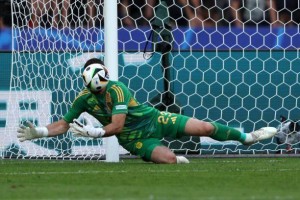 电竞比分网-乌奈·西蒙再现“神鬼二象性”，西班牙一门不太稳