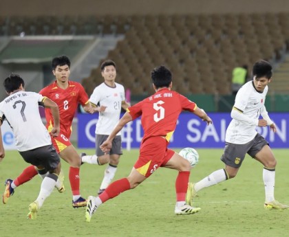 电竞比分-向余望关键进球助U23国足进决赛，父亲喝酒庆祝到早上